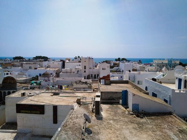 Quelles destinations touristiques choisir entre Djerba et Hammamet ?